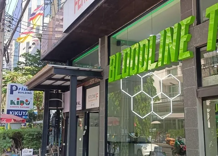 F Sukhumvit 4*