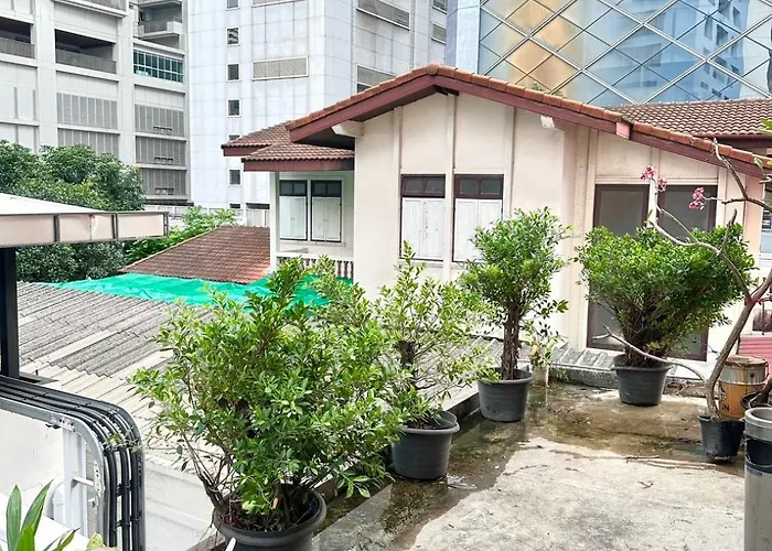 F Sukhumvit 4*