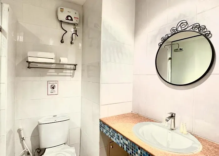 F Sukhumvit 4*