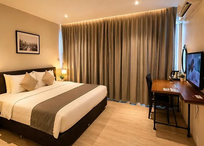F Sukhumvit 4*