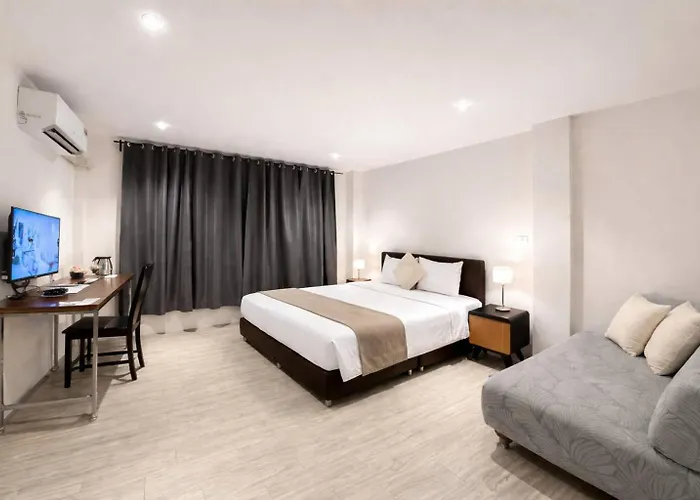 F Sukhumvit Hotel 4*