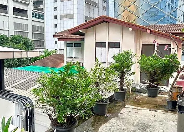 F Sukhumvit 4*
