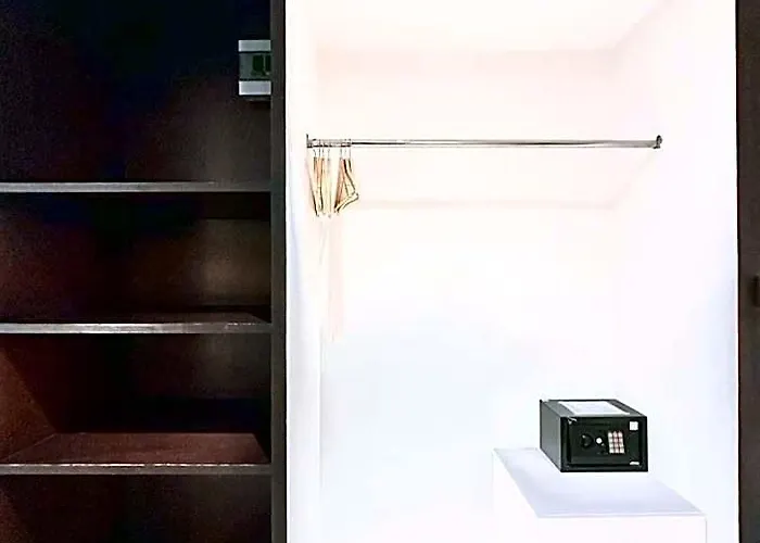 F Sukhumvit 4*