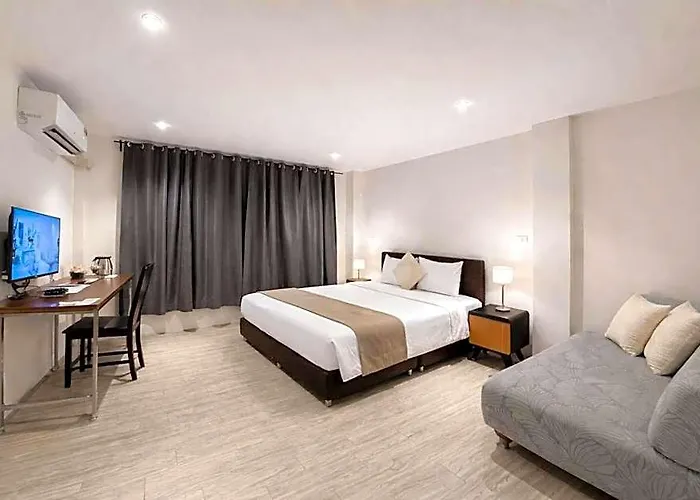 F Sukhumvit 4*