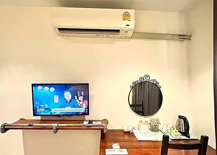 F Sukhumvit 4*